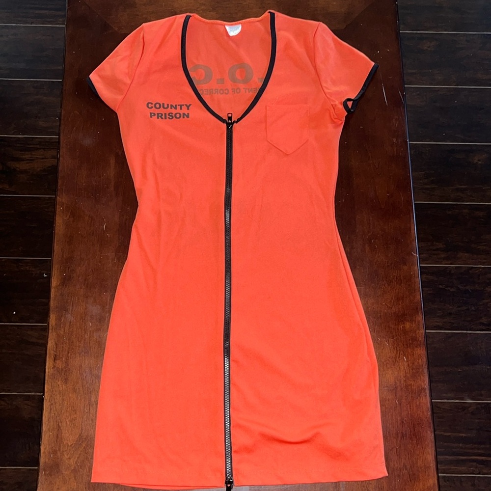 Women’s prisoner costume - size small